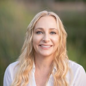 Meet your Posher, Debi